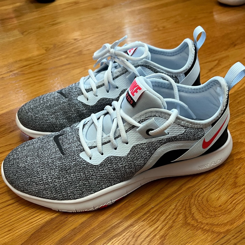 Nike Women's Flex Trainer 9 Sneaker